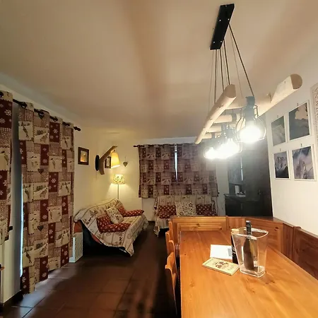 Апартаменты La Maison Des Guides - Trilocale A 500 Mt Dalle Piste Di Dolonne